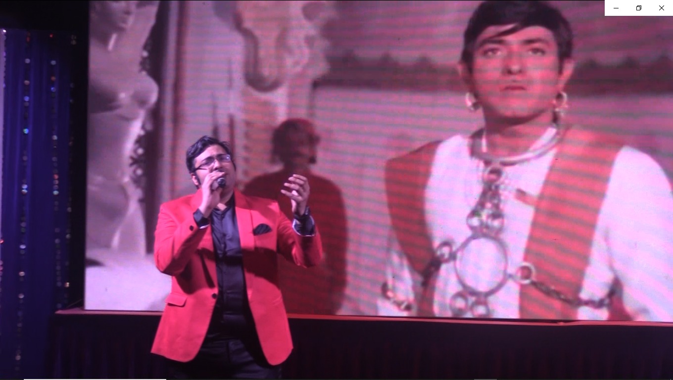 Housefull audience at Townhall Jamnagar musical evening